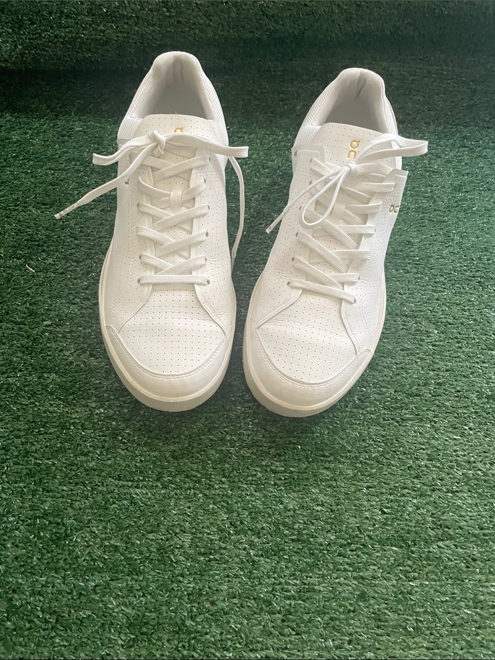 ON The Roger Centre Court Sneakers Men’s 12.5 White Olive Perforated Leather